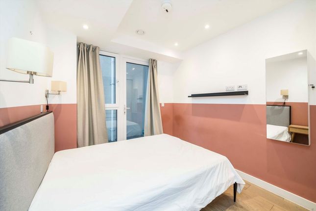 Flat 4, 27, King Street, London photo 4