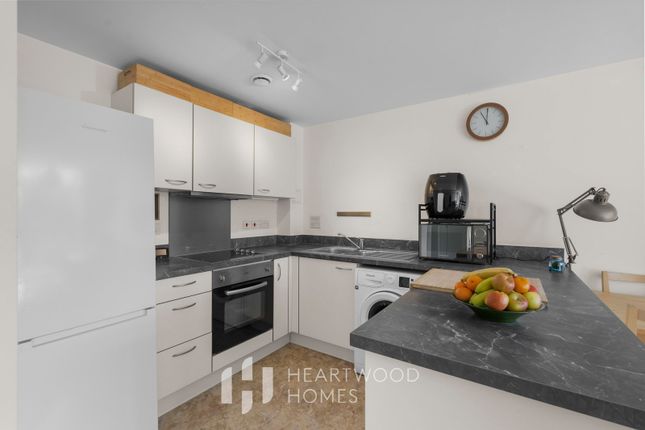 5 Whitley Court, Hatfield Road, St. Albans photo 4