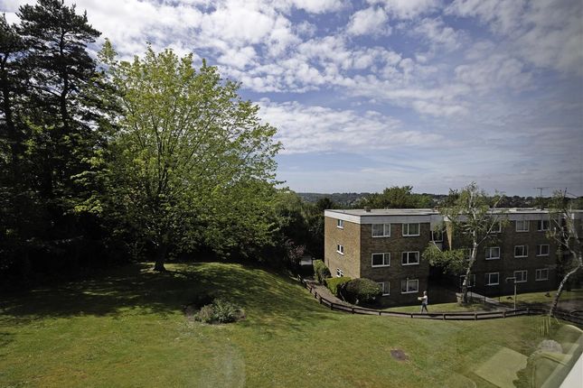 17, Reddington Close, Sanderstead photo 4