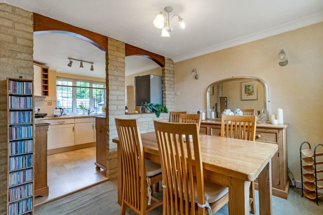 12, Holford Crescent, Gloucestershire photo 4