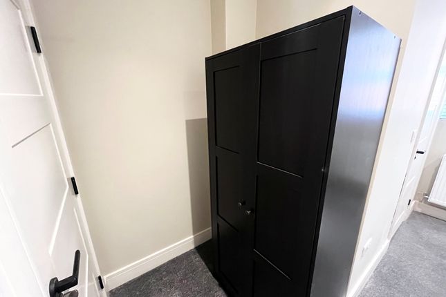 Room 4, Poole photo 3