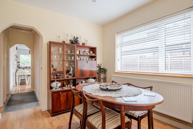 44, Daux Avenue, Billingshurst photo 4