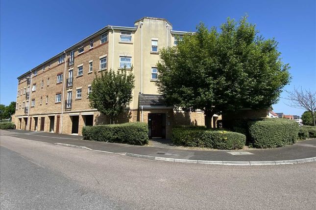 Flat for sale in Holmes Court, Fenners Marsh, Gravesend