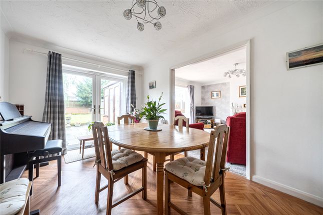 4, Sutherland Avenue, Westerham photo 4
