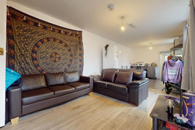 Thumbnail Flat to rent in Hermitage Road, London