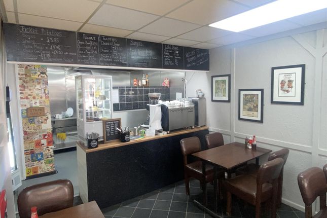 Thumbnail Restaurant/cafe for sale in Cafe &amp; Sandwich Bars WF6, West Yorkshire