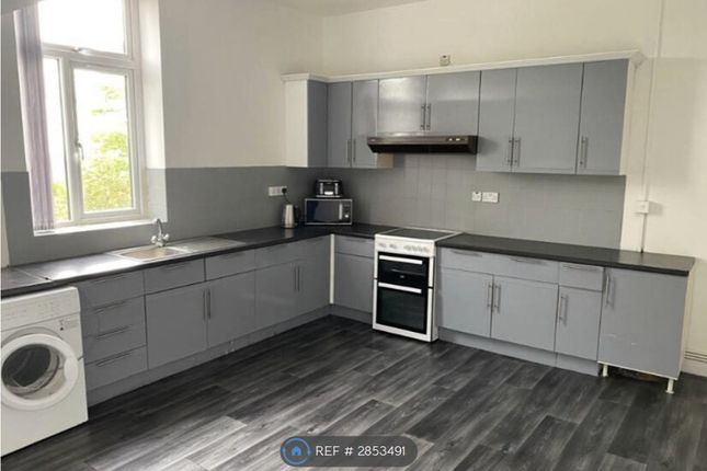 Room, Huddersfield Road, Austerlands, Oldham photo 4