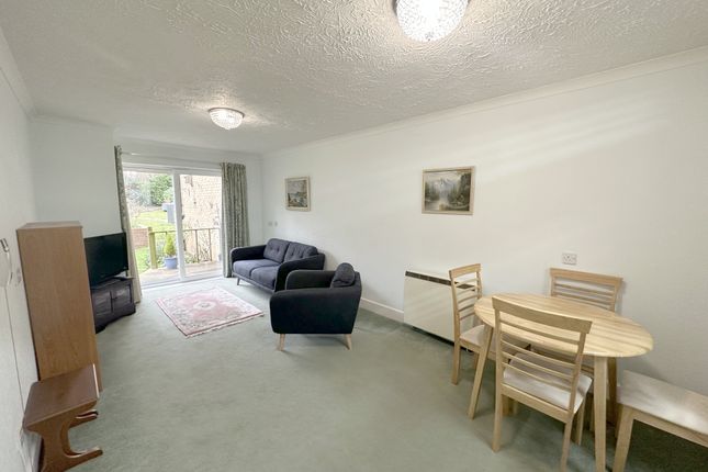Flat for sale in Hertford Mews, Billy Lows Lane, Potters Bar