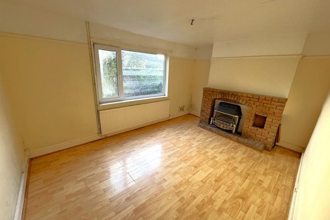 11, Grays Close, Corby photo 2