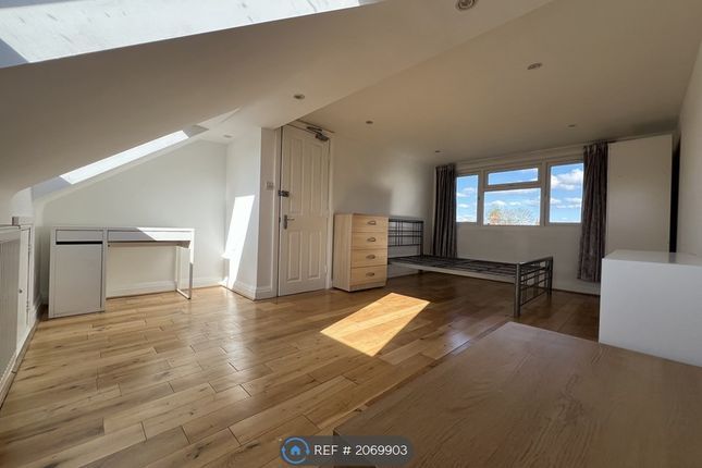 Thumbnail Room to rent in Cavendish Avenue, New Malden