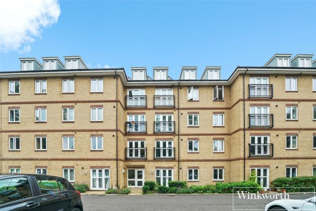 Flat for sale in Worcester Close, Anerley, London