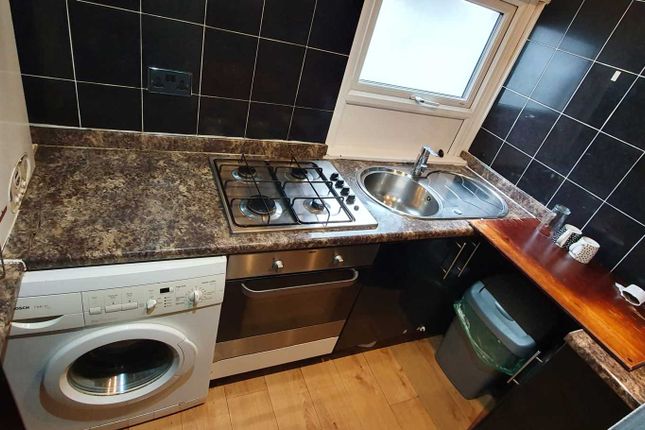 Thumbnail Flat to rent in Mackintosh Place, Cardiff