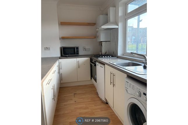 A The Broadway, Darkes Lane, Potters Bar photo 3