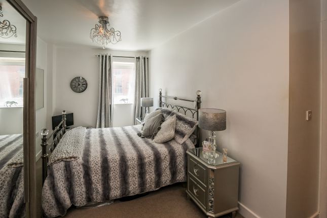 Flat for sale in Meadow Court, Wrexham