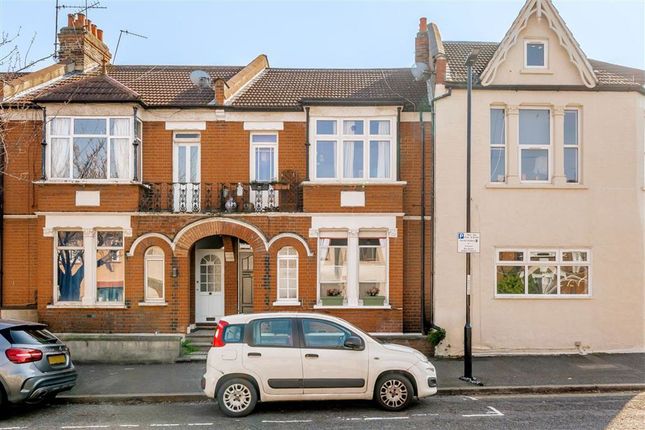 2-bed flat on 44, Bramshot Avenue, London, £425,000