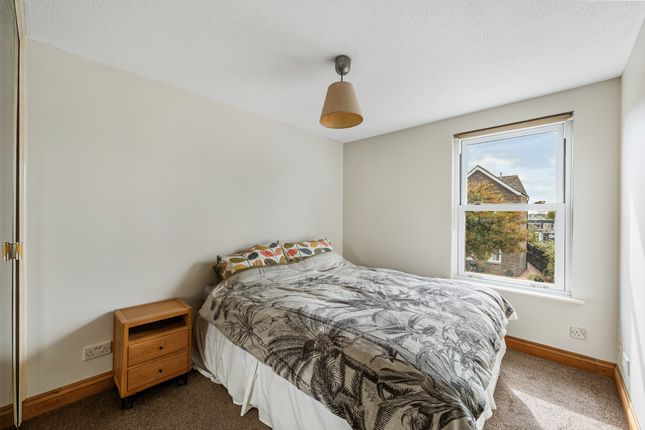 5, Cypress House, Alders Close photo 4