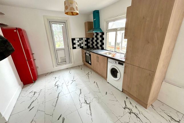 Thumbnail Flat to rent in Manbey Park Road, London
