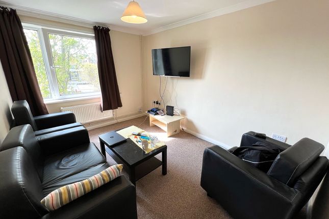 Thumbnail Flat to rent in Cottage Grove, Southsea