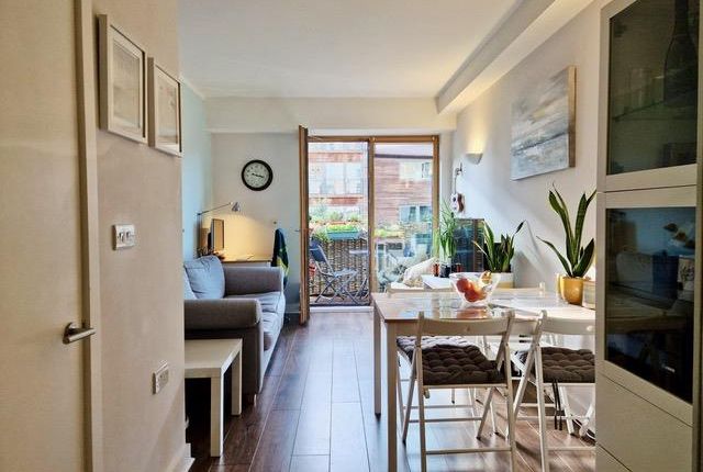 Flat for sale in New England Street, Brighton