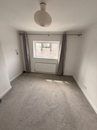 62, Hall Place Crescent, Bexleyheath photo 5