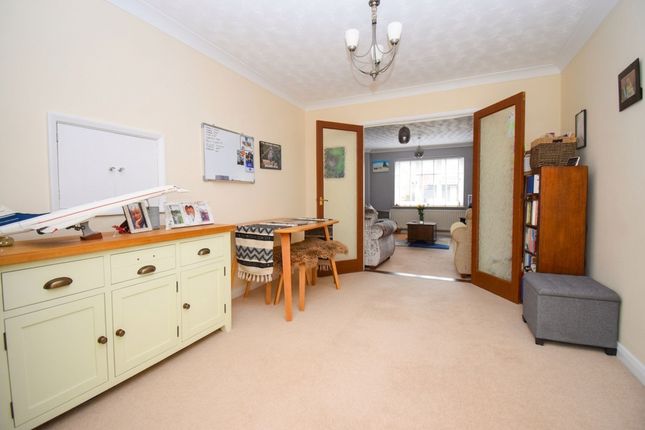 3 Collingbourne Drive, Eastleigh photo 5