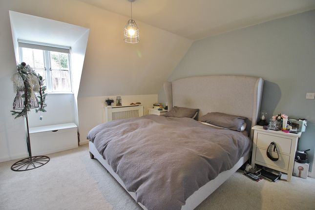 5, Hatchmore Road, Waterlooville photo 2