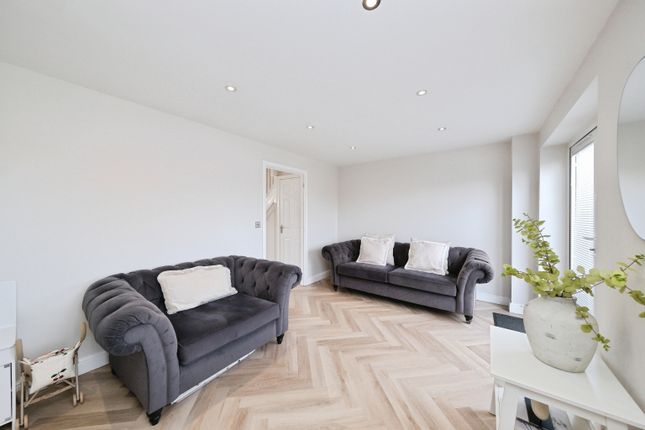 43, Pennington Way, Nottingham photo 4