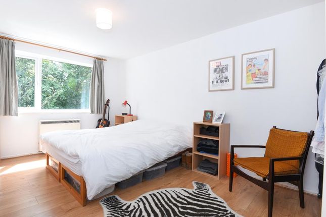 Flat for sale in Convenient For Town Centre, West Reading