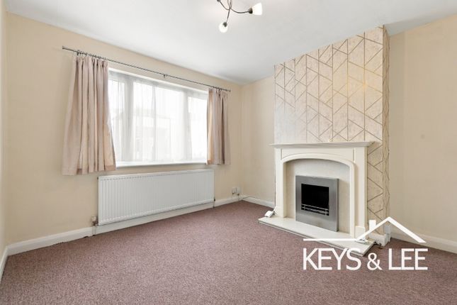 6 Ravenswood Close, Romford, Greater London photo 4