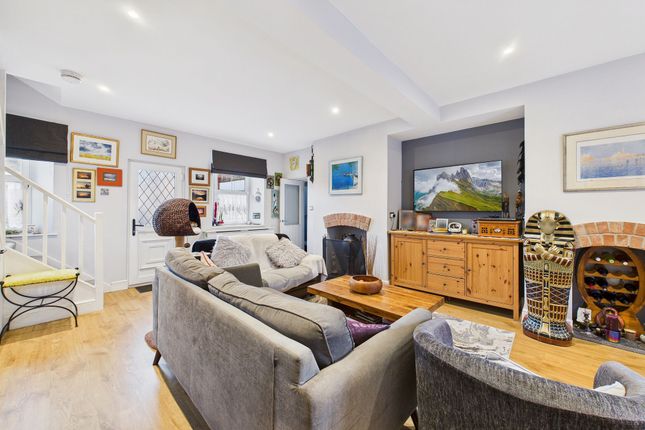 69 East Street, Crediton photo 2