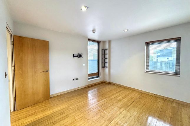 Flat 00 Haggerston Studios, 284, Kingsland Road, London photo 3