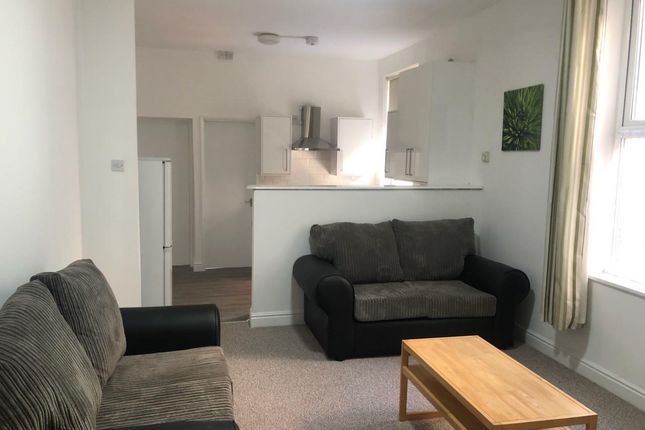 5) 2 Heathcote Street Living Room.Jpg