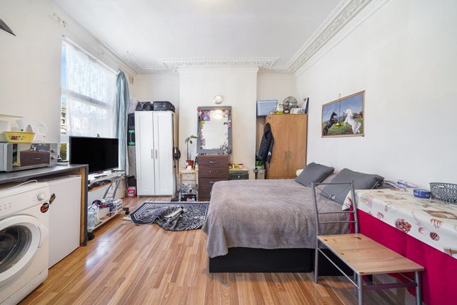 10, Cedar Road, London photo 3