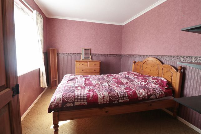 20, Milton Close, Huntingdon photo 4