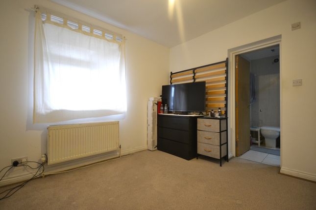 37A,, Palace Grove, Bromley photo 3