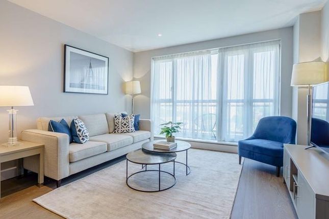 Thumbnail Flat to rent in Circus Apartments, 39 Westferry Circus, Canary Wharf, London