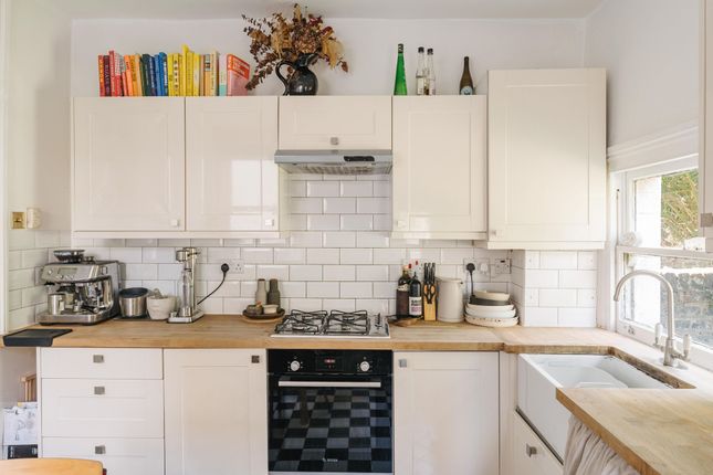 11b Warneford Street, London photo 3