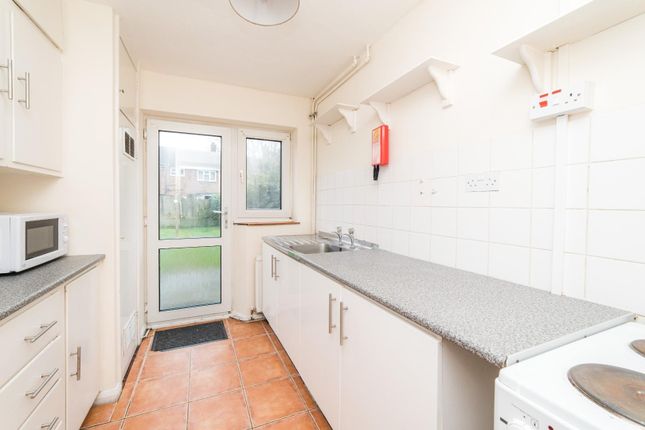 4, Montfort Close, Kent photo 3