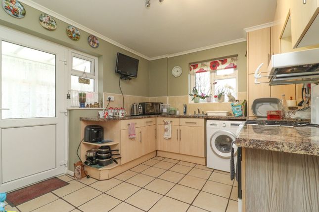 19, Anne Close, Kent photo 4