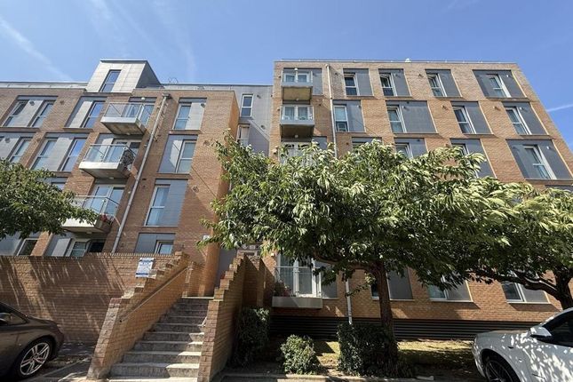 Duke Court, Hounslow photo 2