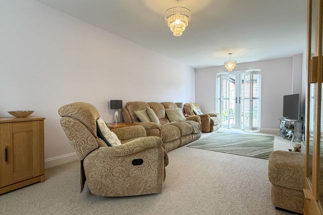 4 Snapdragon Close, Attleborough, Norfolk photo 3