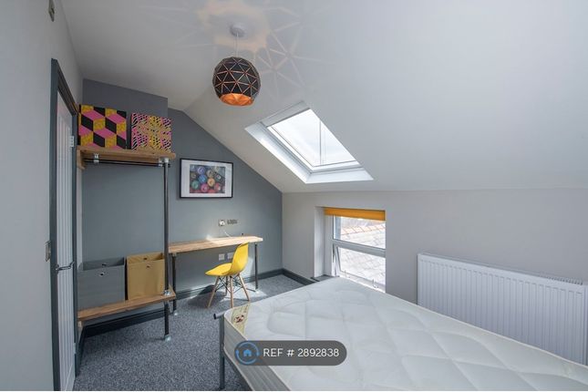 Gwydr Crescent, Uplands, Swansea photo 4