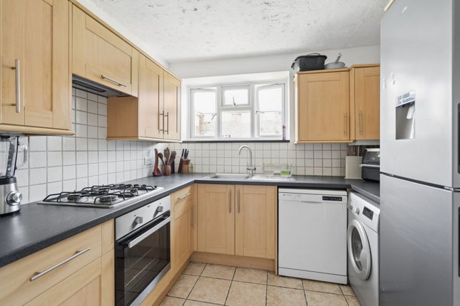 10 Padgate House Ainsdale Road, Watford photo 4