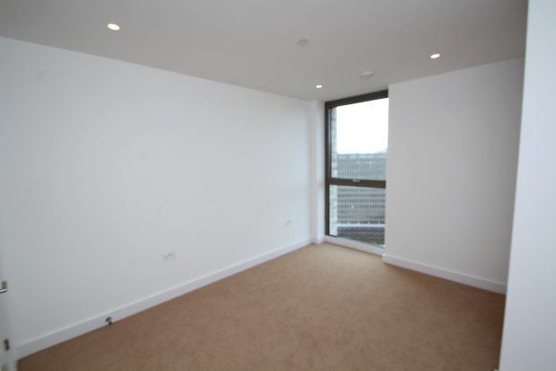 Flat to rent in 1 Caithness Walk, Croydon