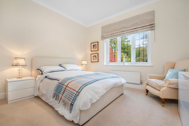 Flat for sale in Priory Road, Sunningdale, Ascot