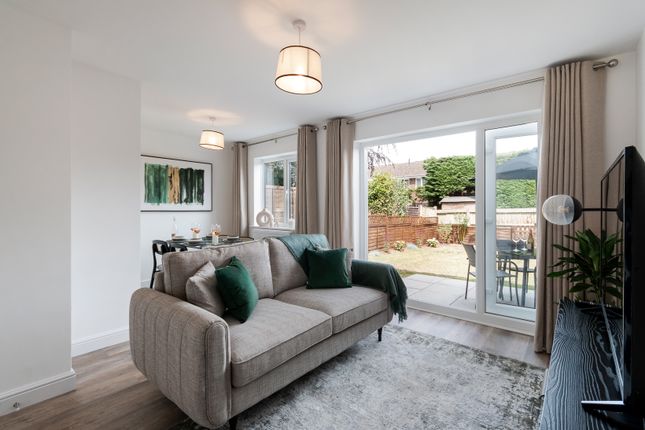 17, Westmead, Woking photo 3