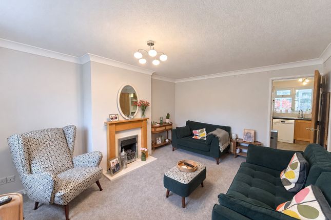 33, Fitzmaurice Close, Wiltshire photo 3