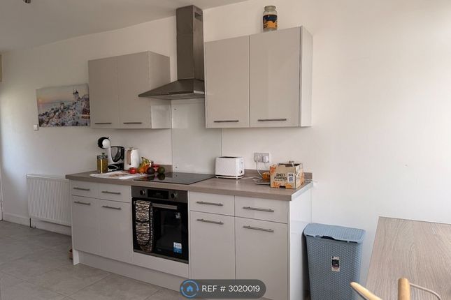 Hattersley Road West, Hyde photo 4