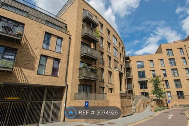 Flat to rent in Connersville Way, Croydon