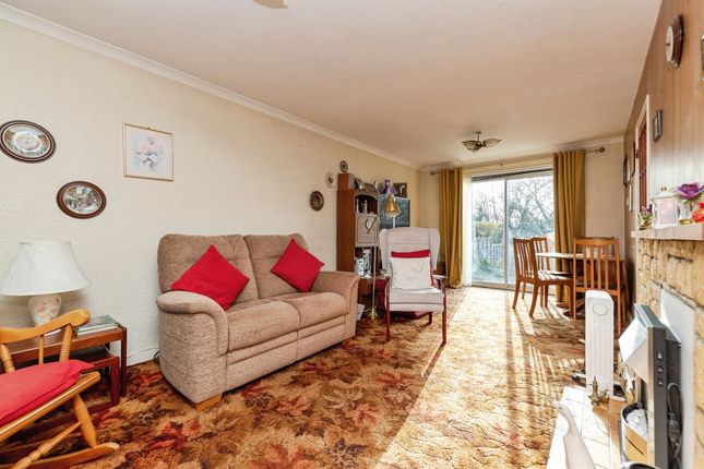 117, Chertsey Rise, Stevenage photo 2